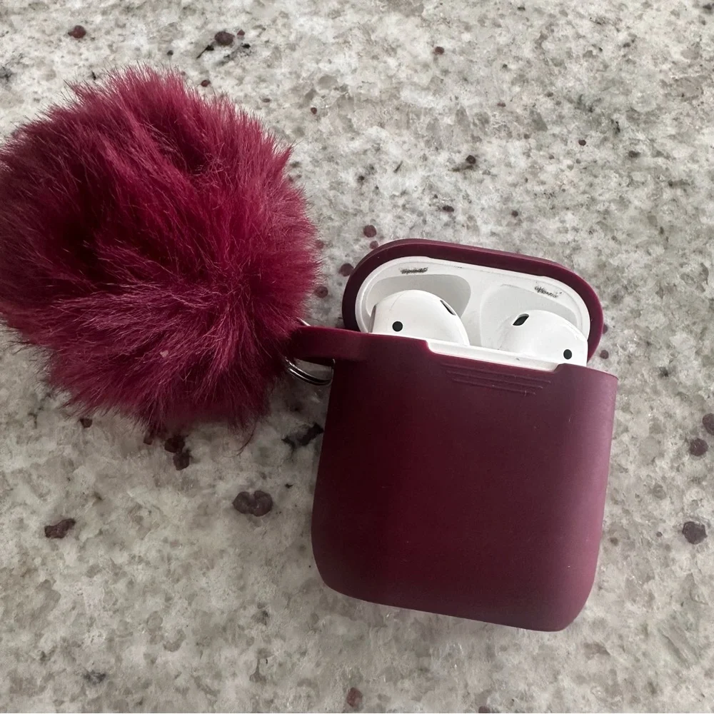Apple AirPods w/ Wireless Charging Case